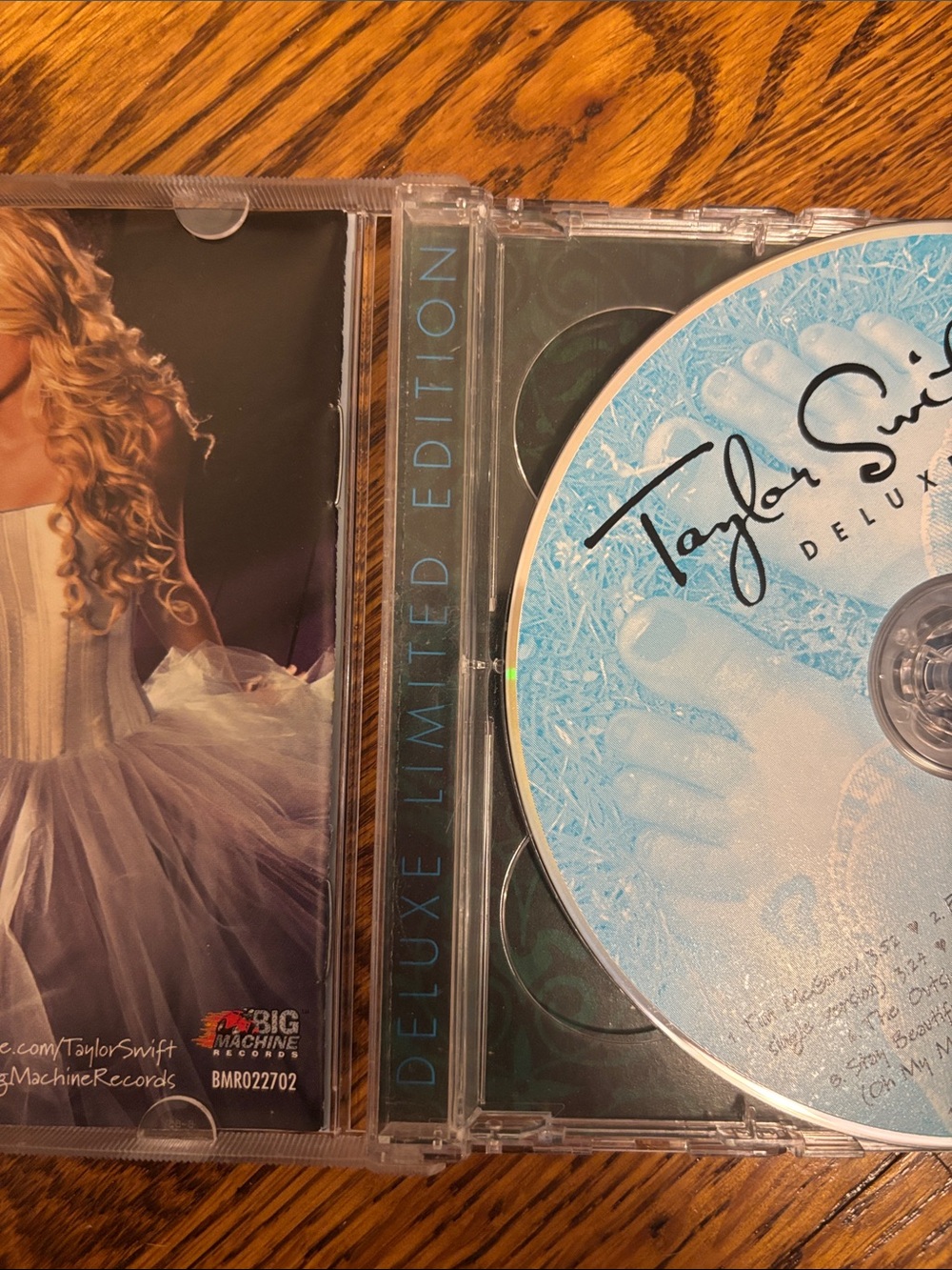 Taylor Swfit limited edition debut uncensored - Picture 3 of 4